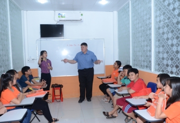 ANH VĂN THẾU NIÊN